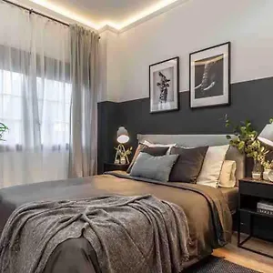 Precioso Estudio Compartido A 10 Minutos Del Aeropuerto Bed and breakfast